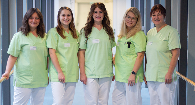 Team Ernährungsberatung und Stomatherapie: Julia Mairoser, Anna Katharina Michel, Saskia Porzelt-Teig, Lena Quarg, Susanne Faude Team Ernährungsberatung und Stomatherapie: Julia Mairoser, Anna Katharina Michel, Saskia Porzelt-Teig, Lena Quarg, Susanne Faude