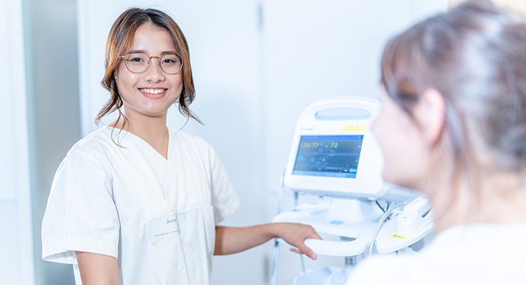 Arbeiten mit modernster Technik in der Pflegeausbildung am Klinikum Kulmbach
