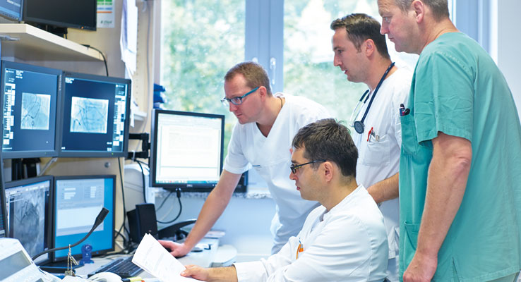 Herzkatheterlabor Überwachung Kardiologie