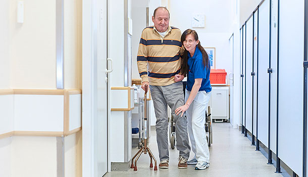 Rehabilitation nach endoprothetischem Eingriff Schwerpunkt Orthopädie
