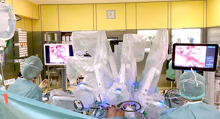 Roboterassistierte Chirurgie mit dem Da Vinci System Roboterassistierte Chirurgie mit dem Da Vinci System